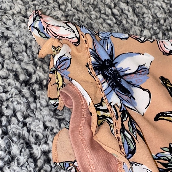 floral romper - Picture 4 of 4